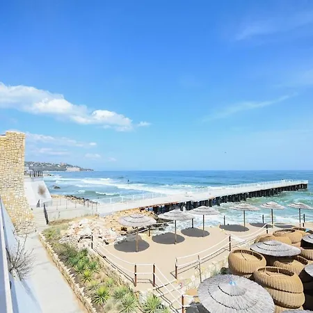 Romance Studio-steps From Thesea