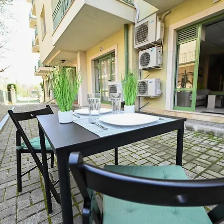 Romance Studio-steps From Thesea Apartament *